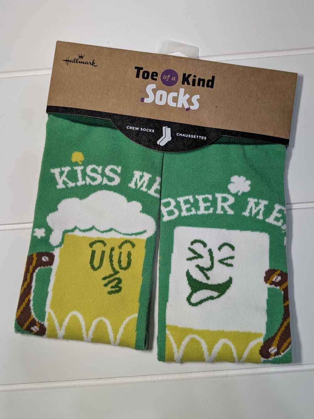 Hallmark Green "Kiss Me / Beer Me" I'm Irish Crew Socks